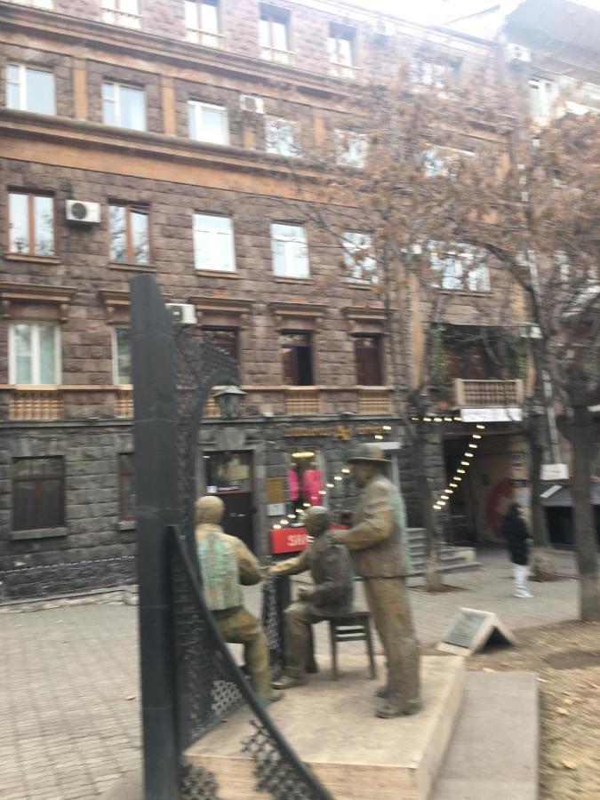 Yerevan, Abovyan 34 My Street Luaran gambar